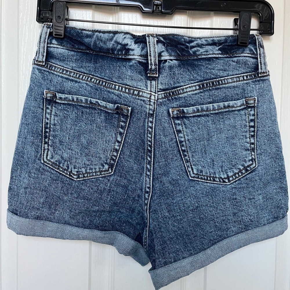 Wild Fable Highest Rise Denim Shorts Size 2 26R Medium Acid Wash Cuffed Blue - Picture 3 of 4